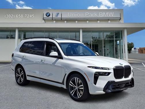 Alpine White 2027 BMW X7 xDrive40i