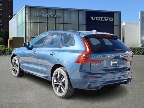 2026 Volvo XC60 Plus