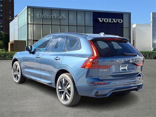 2026 Volvo XC60 Plus