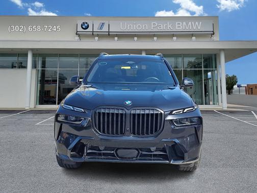 Black Sapphire Metallic 2025 BMW X7 xDrive40i