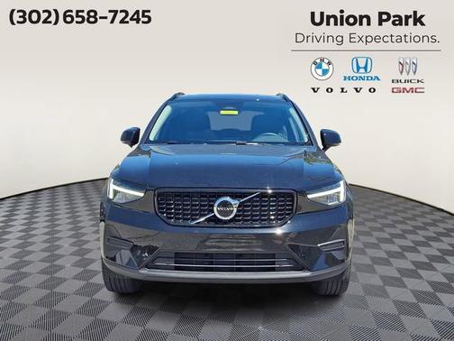 Onyx Black 2026 Volvo XC40 Core