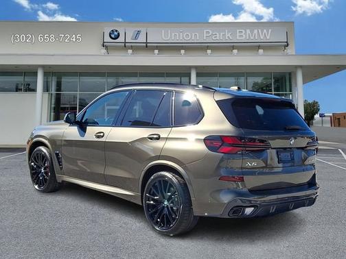 Manhattan Green Metallic 2026 BMW X5 xDrive40i