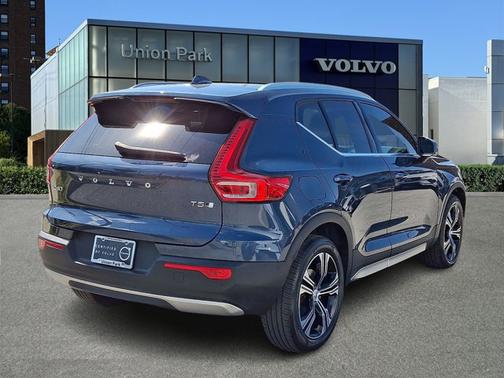 2022 Volvo XC40 Inscription