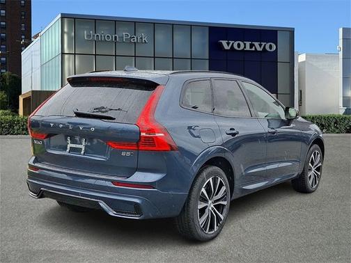 2025 Volvo XC60 Plus