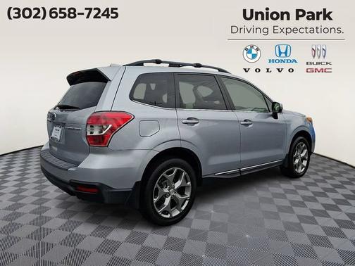 Ice Silver Metallic 2016 Subaru Forester 2.5i Touring