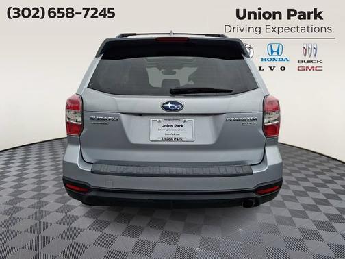 Ice Silver Metallic 2016 Subaru Forester 2.5i Touring