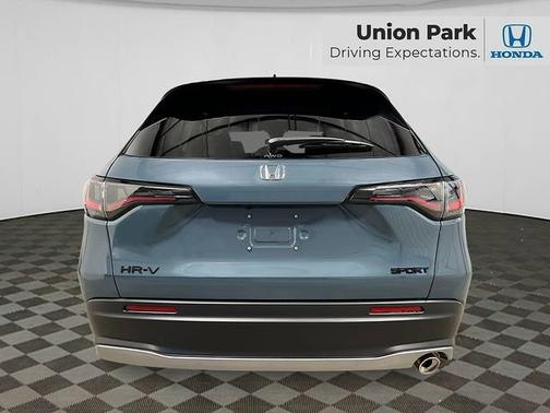 Nordic Forest Pearl 2026 Honda HR-V Sport