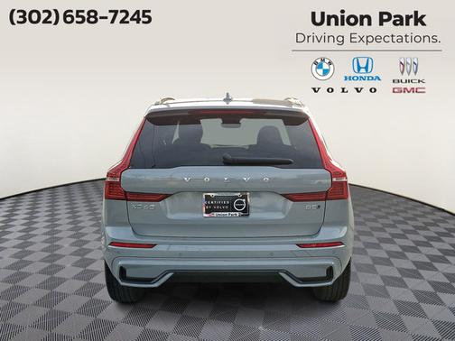 2025 Volvo XC60 Core