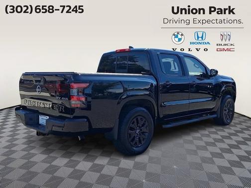 Super Black 2022 Nissan Frontier SV