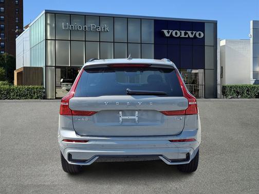 2025 Volvo XC60 Plug-In Hybrid Plus