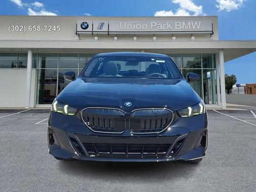 Black Sapphire Metallic 2026 BMW 550e 550e xDrive