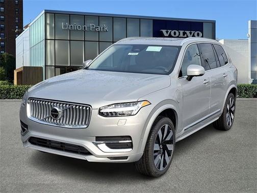 2025 Volvo XC90 Plug-In Hybrid Plus