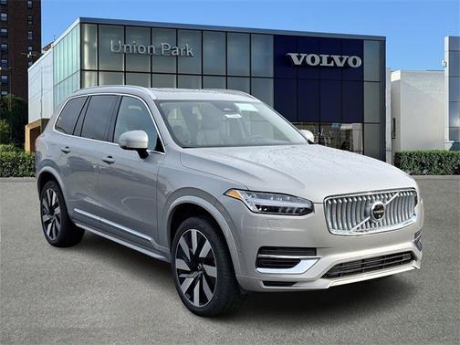 2025 Volvo XC90 Plug-In Hybrid Plus