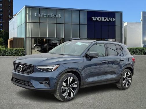2026 Volvo XC40 Plus