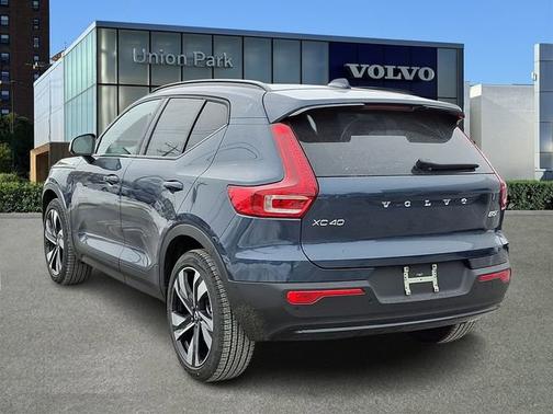 2026 Volvo XC40 Plus