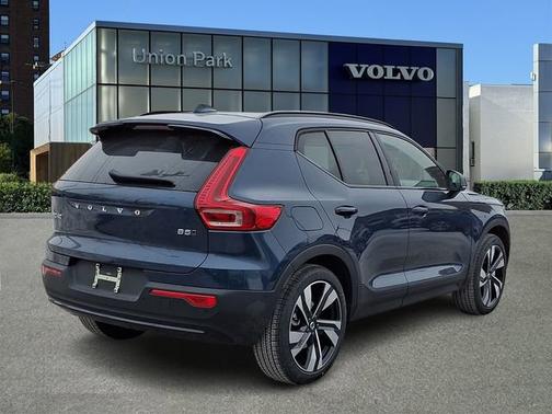 2026 Volvo XC40 Plus