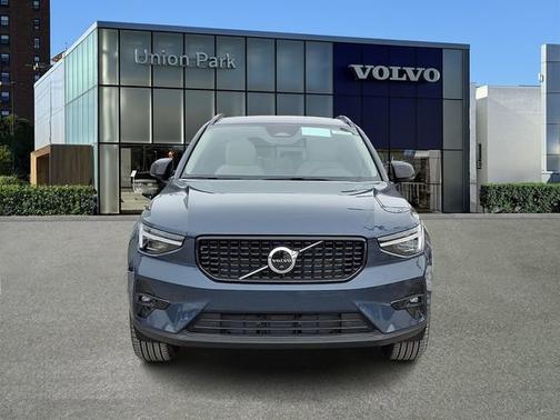 2026 Volvo XC40 Plus
