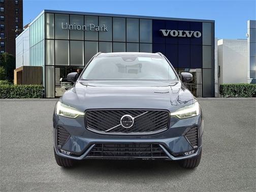 2026 Volvo XC60 Plus