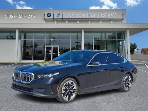 Black Sapphire Metallic 2024 BMW i5 eDrive40