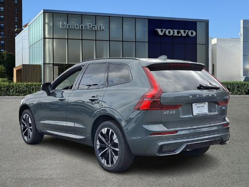 Forest Lake 2027 Volvo XC60 Plus