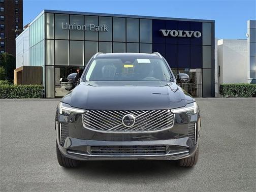 2025 Volvo XC90 Plus