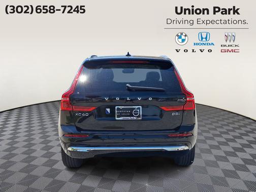 Onyx Black Metallic 2023 Volvo XC60 Plus Bright Theme
