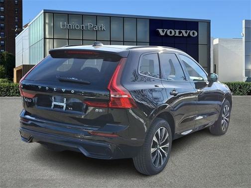 2025 Volvo XC60 Core