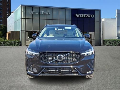 2025 Volvo XC60 Core