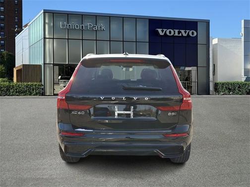 2025 Volvo XC60 Core