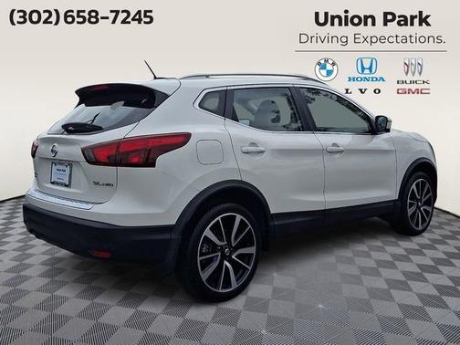 Pearl White Tricoat 2019 Nissan Rogue Sport SL