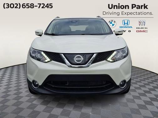 Pearl White Tricoat 2019 Nissan Rogue Sport SL