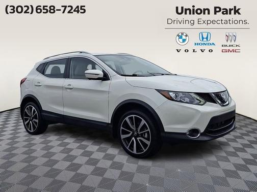 Pearl White Tricoat 2019 Nissan Rogue Sport SL