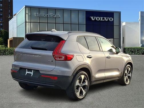 2026 Volvo XC40 Plus