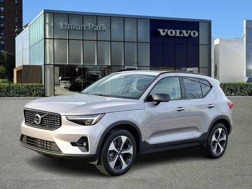 2026 Volvo XC40 Plus