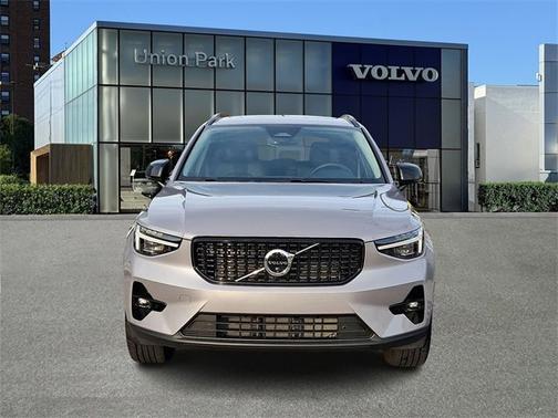 2026 Volvo XC40 Plus