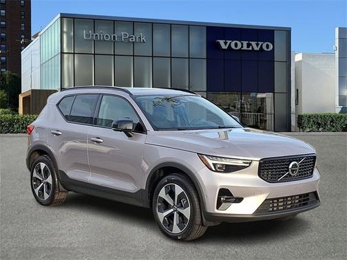2026 Volvo XC40 Plus