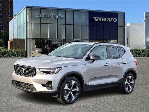 2026 Volvo XC40 Plus