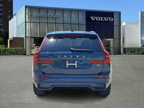 Denim Blue Metallic 2026 Volvo XC60 Plus