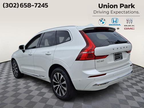Crystal White Metallic 2023 Volvo XC60 Plus Bright Theme