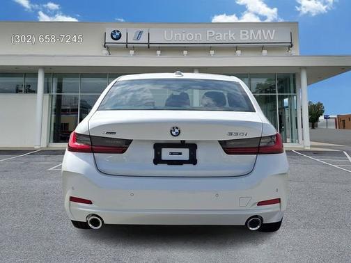 Mineral White Metallic 2026 BMW 330 330i xDrive