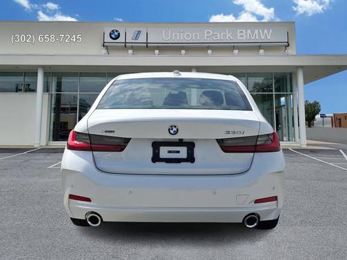 Mineral White Metallic 2026 BMW 330 330i xDrive