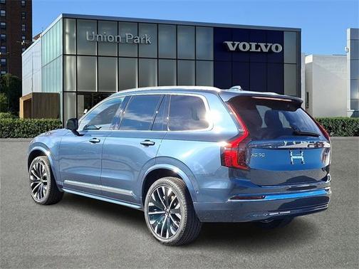 2026 Volvo XC90 Plus