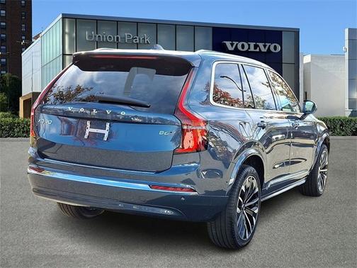 2026 Volvo XC90 Plus