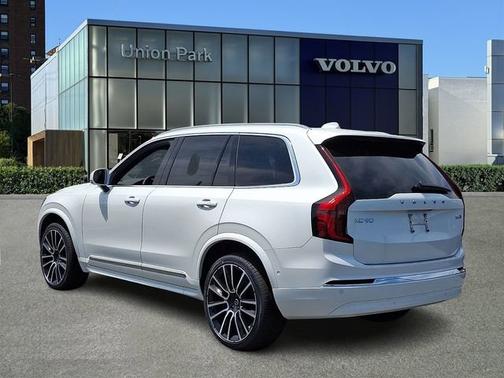 Crystal White Pearl 2026 Volvo XC90 Plus