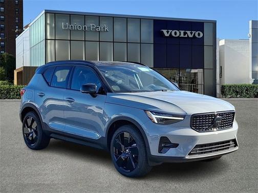 2026 Volvo XC40 Ultra Black Edition