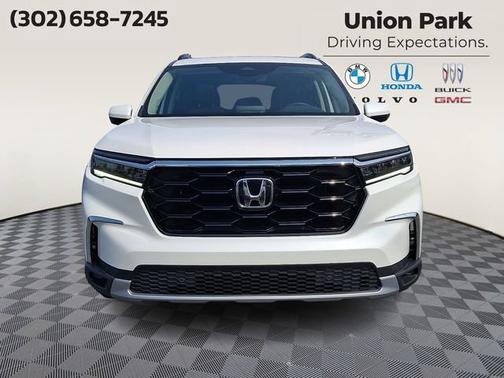 White 2024 Honda Pilot Touring
