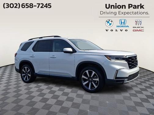 White 2024 Honda Pilot Touring