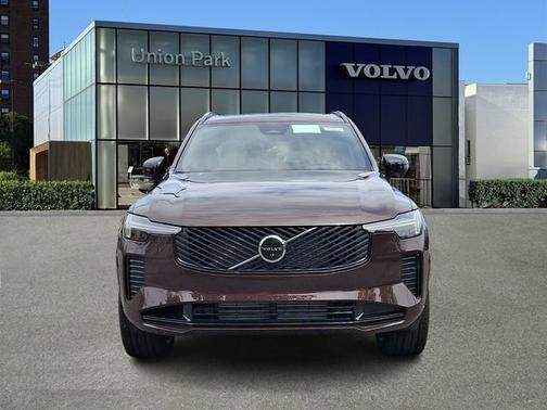 Mulberry Red Metallic 2026 Volvo XC90 Plug-In Hybrid Ultra Dark Theme