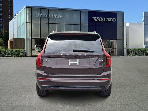 Mulberry Red Metallic 2026 Volvo XC90 Plug-In Hybrid Ultra Dark Theme