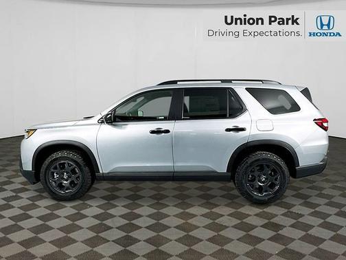 Solar Silver Metallic 2026 Honda Pilot TrailSport
